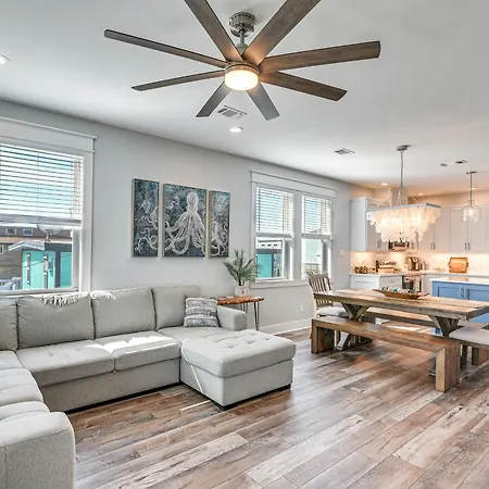 Galveston Getaway With Outdoor Bar Walk To Beach!